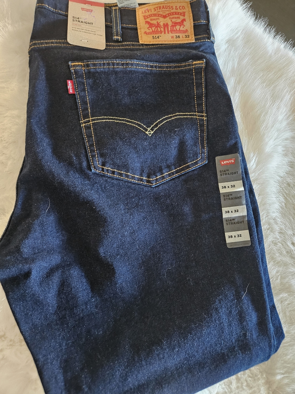 Levi's Men's Straight Jeans in Dark Indigo with Contrast Stitching